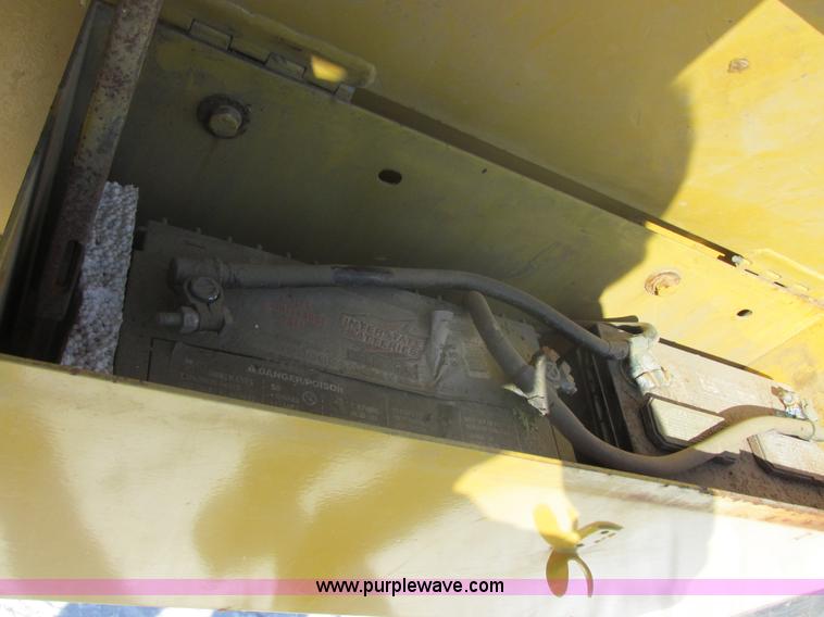 image for item E5285 1991 Ag-Chem TerraGator 1803 dry spreader