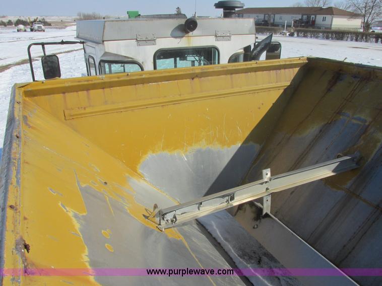 image for item E5285 1991 Ag-Chem TerraGator 1803 dry spreader