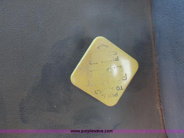 image for item E5285 1991 Ag-Chem TerraGator 1803 dry spreader