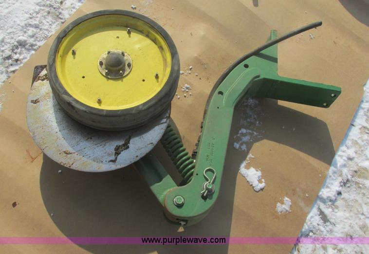 image for item E5286 Frame mount John Deere fertilizer openers