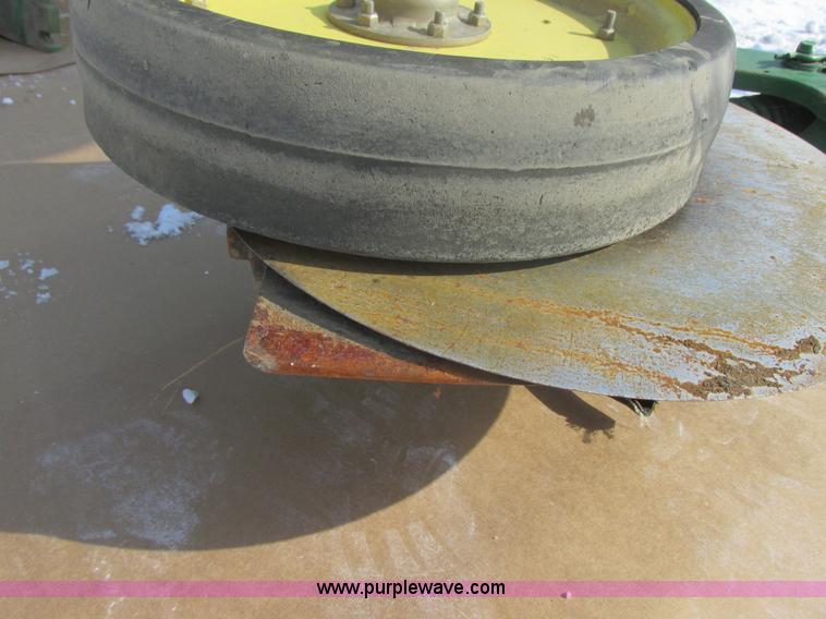 image for item E5286 Frame mount John Deere fertilizer openers