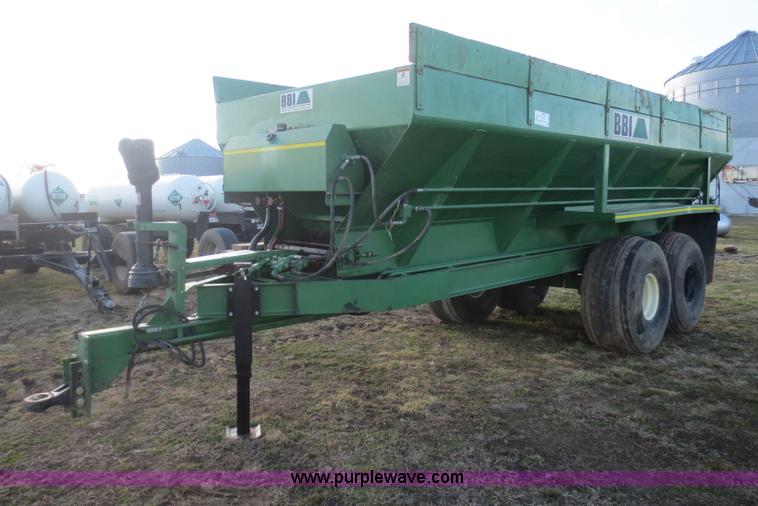 image for item F6839 BBI 20' manure spreader