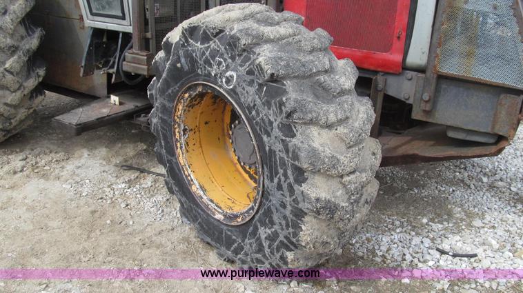 image for item G2315 1993 Massey-Ferguson 393 MFWD tractor