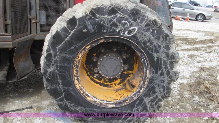 image for item G2315 1993 Massey-Ferguson 393 MFWD tractor