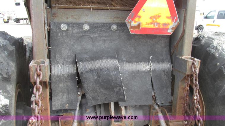 image for item G2315 1993 Massey-Ferguson 393 MFWD tractor