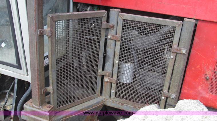 image for item G2315 1993 Massey-Ferguson 393 MFWD tractor