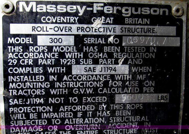 image for item G2315 1993 Massey-Ferguson 393 MFWD tractor