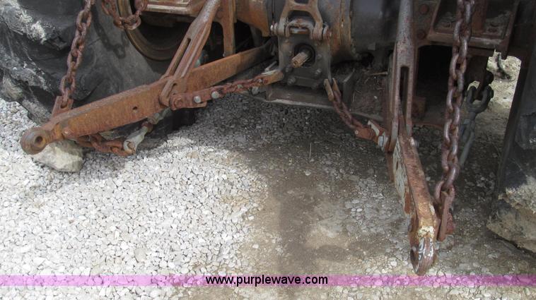 image for item G2315 1993 Massey-Ferguson 393 MFWD tractor