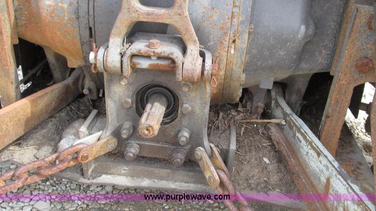 image for item G2315 1993 Massey-Ferguson 393 MFWD tractor