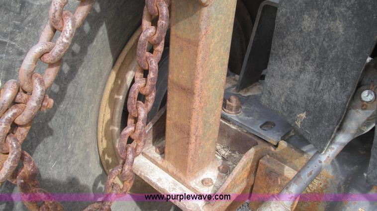 image for item G2315 1993 Massey-Ferguson 393 MFWD tractor