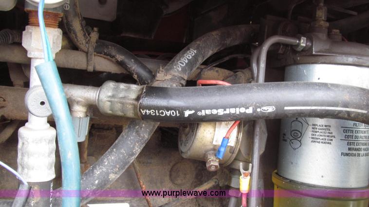 image for item G2315 1993 Massey-Ferguson 393 MFWD tractor