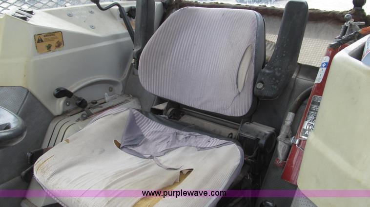 image for item G2315 1993 Massey-Ferguson 393 MFWD tractor