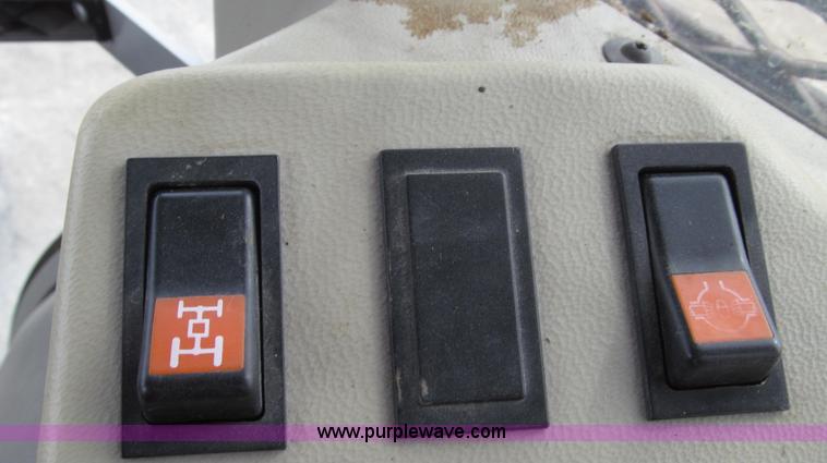 image for item G2315 1993 Massey-Ferguson 393 MFWD tractor