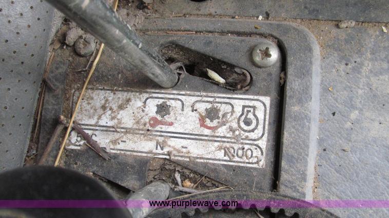 image for item G2315 1993 Massey-Ferguson 393 MFWD tractor