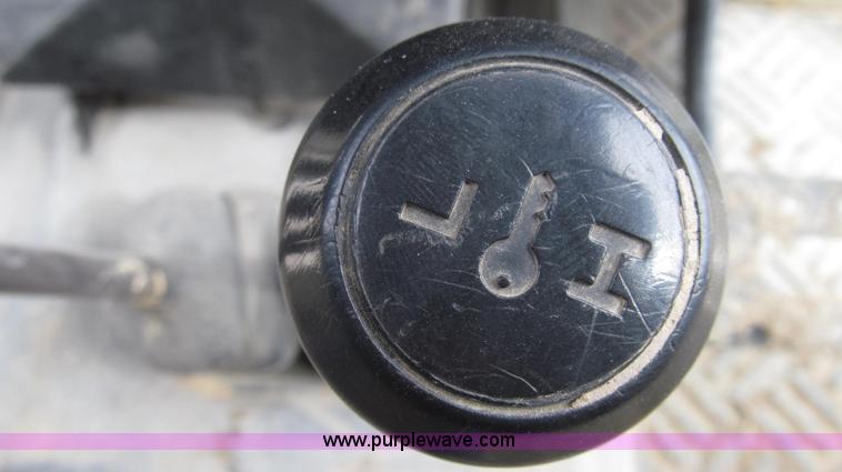 image for item G2315 1993 Massey-Ferguson 393 MFWD tractor