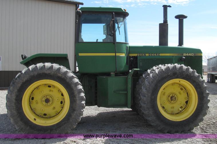 image for item G2320 1980 John Deere 8440 4WD tractor
