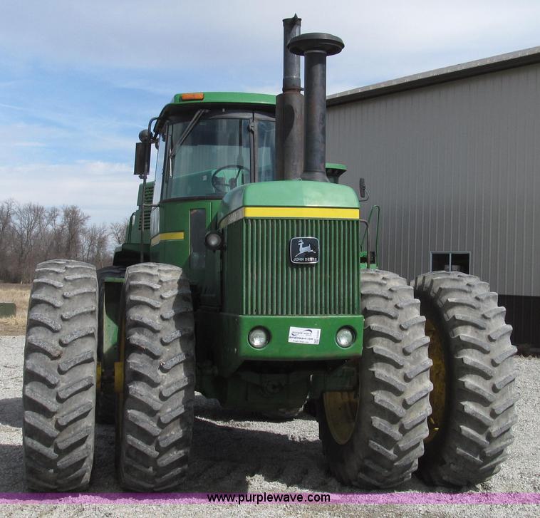 image for item G2320 1980 John Deere 8440 4WD tractor