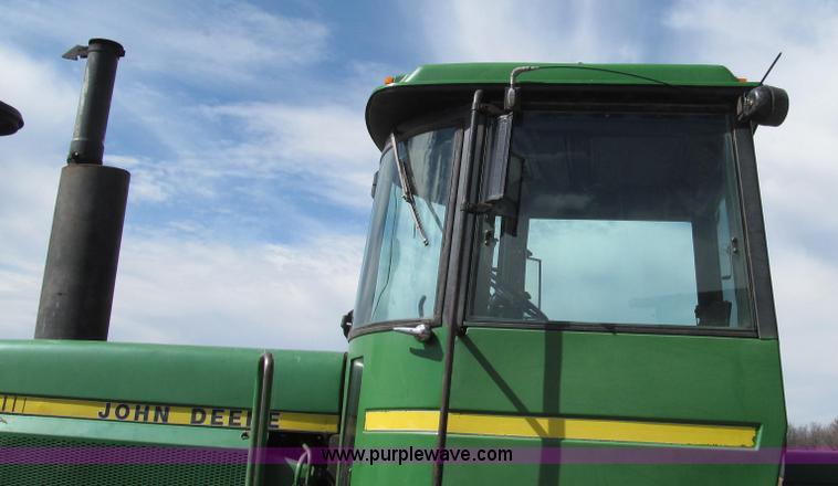 image for item G2320 1980 John Deere 8440 4WD tractor