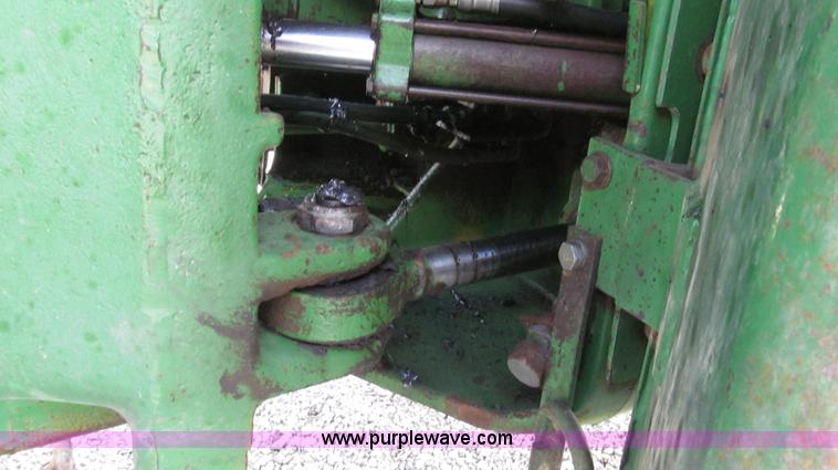 image for item G2320 1980 John Deere 8440 4WD tractor