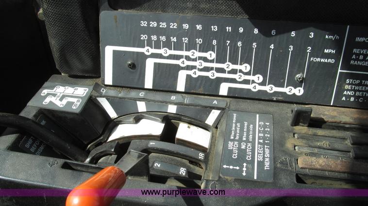 image for item G2320 1980 John Deere 8440 4WD tractor