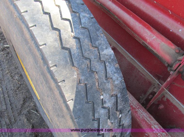 image for item G9340 New Holland 680 manure spreader