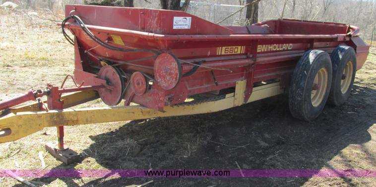 image for item G9340 New Holland 680 manure spreader