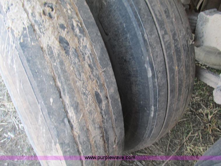 image for item G9341 1997 Spectec AW4510096 live bottom trailer