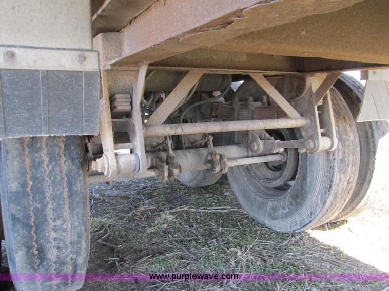 image for item G9341 1997 Spectec AW4510096 live bottom trailer