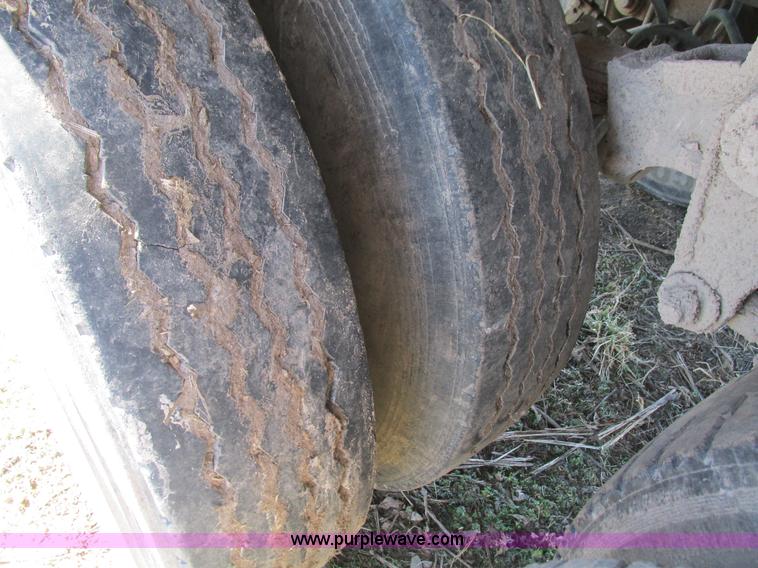 image for item G9341 1997 Spectec AW4510096 live bottom trailer