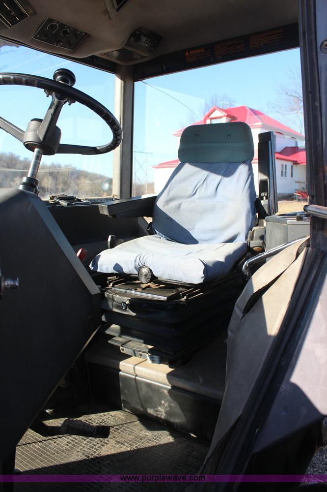 image for item H1406 1989 Deutz Allis 9170 MFWD tractor