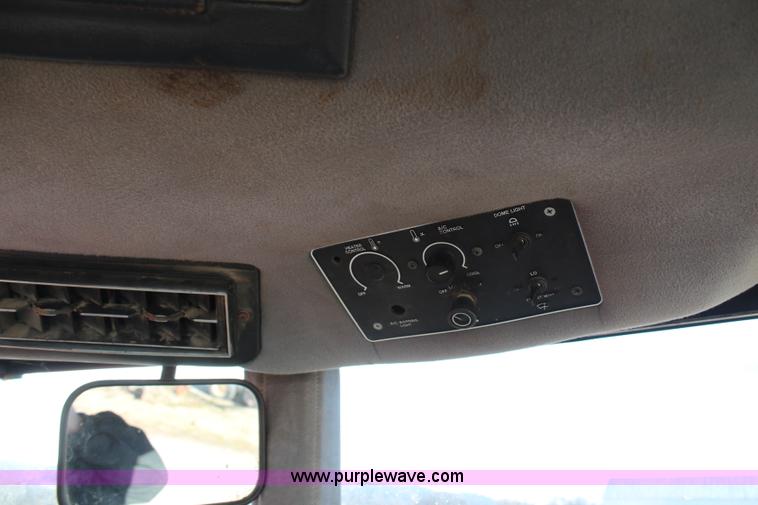 image for item H1406 1989 Deutz Allis 9170 MFWD tractor