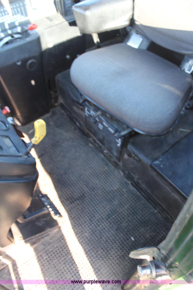 image for item H1420 1981 John Deere 8640 4WD tractor