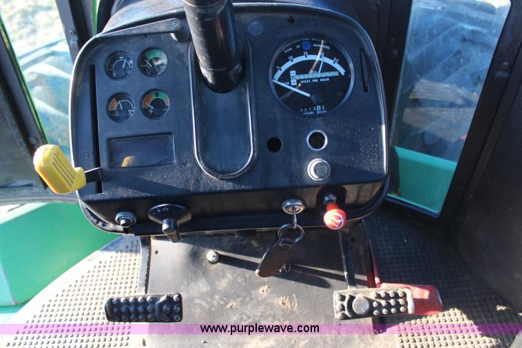 image for item H1420 1981 John Deere 8640 4WD tractor