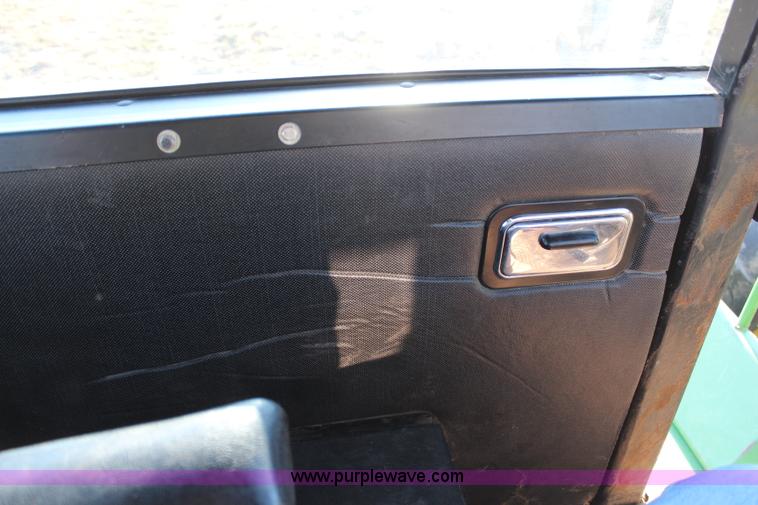 image for item H1420 1981 John Deere 8640 4WD tractor