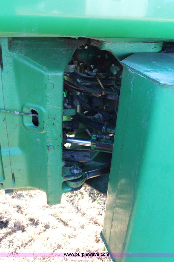 image for item H1420 1981 John Deere 8640 4WD tractor
