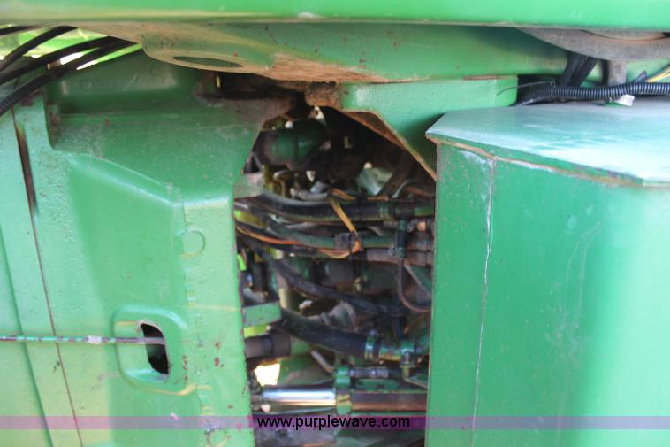image for item H1420 1981 John Deere 8640 4WD tractor