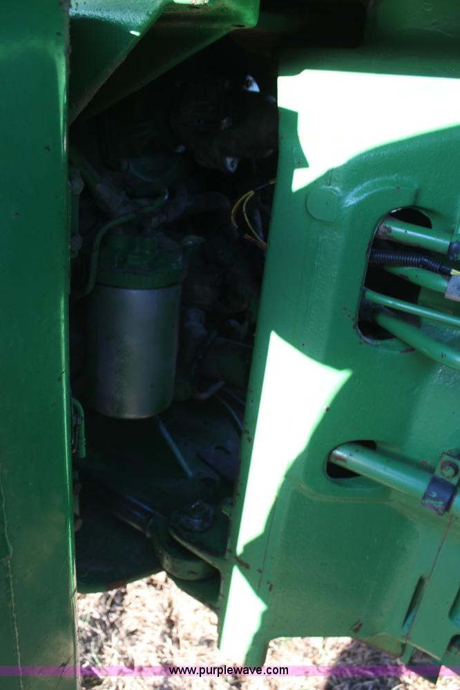 image for item H1420 1981 John Deere 8640 4WD tractor