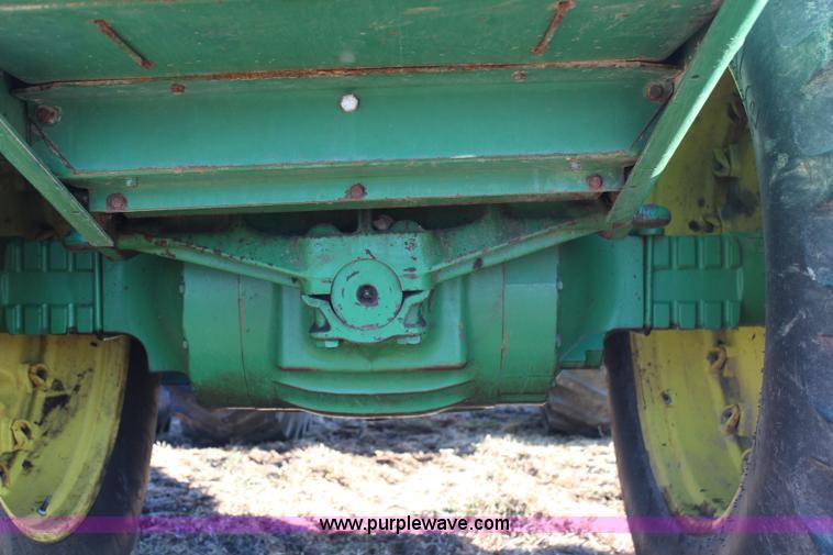 image for item H1420 1981 John Deere 8640 4WD tractor