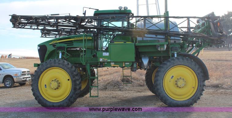 image for item H1426 2006 John Deere 4720 self-propelled sprayer