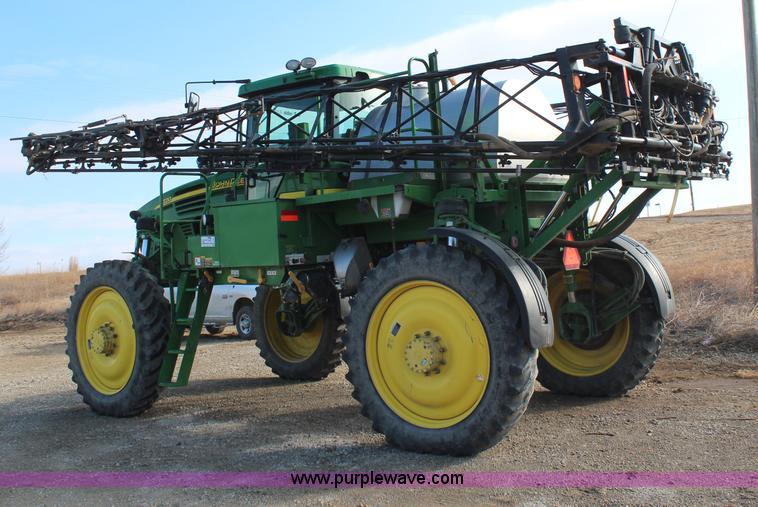 image for item H1426 2006 John Deere 4720 self-propelled sprayer