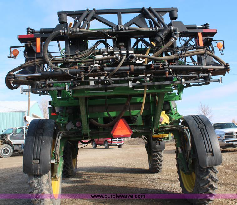 image for item H1426 2006 John Deere 4720 self-propelled sprayer