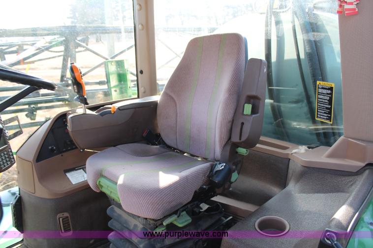 image for item H1426 2006 John Deere 4720 self-propelled sprayer