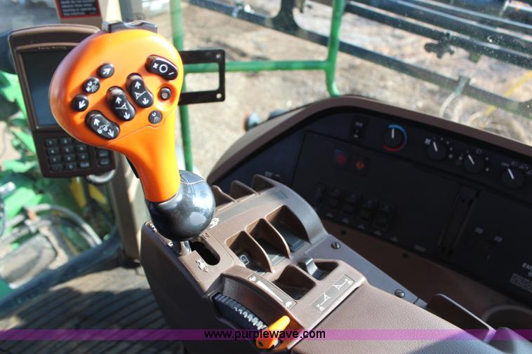 image for item H1426 2006 John Deere 4720 self-propelled sprayer