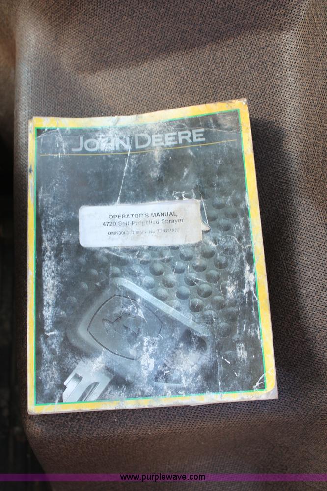 image for item H1426 2006 John Deere 4720 self-propelled sprayer