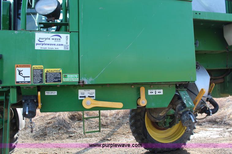 image for item H1426 2006 John Deere 4720 self-propelled sprayer