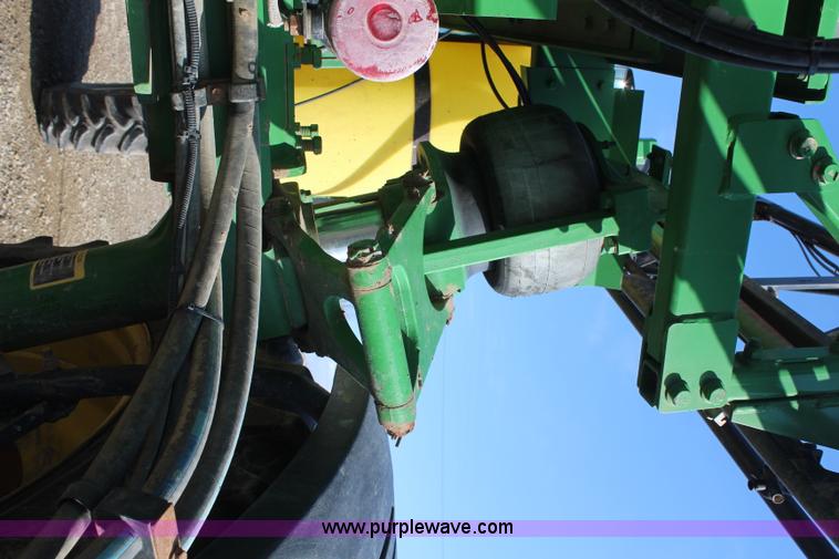 image for item H1426 2006 John Deere 4720 self-propelled sprayer