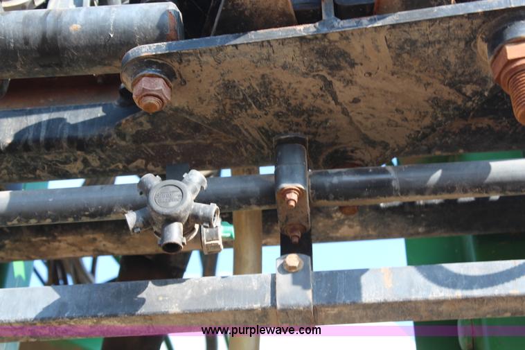 image for item H1426 2006 John Deere 4720 self-propelled sprayer