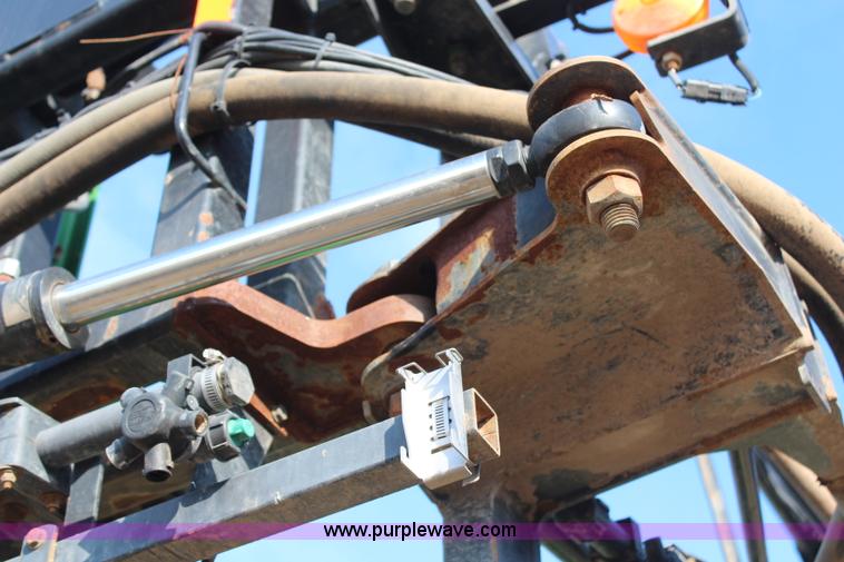 image for item H1426 2006 John Deere 4720 self-propelled sprayer
