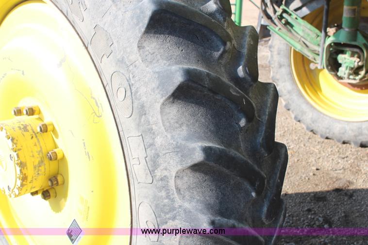 image for item H1426 2006 John Deere 4720 self-propelled sprayer