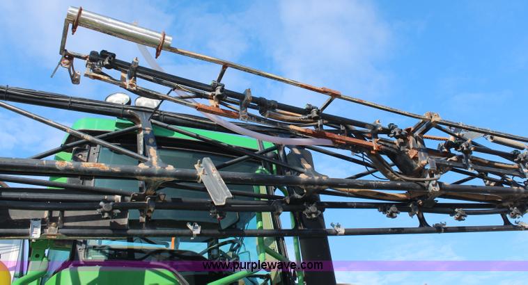 image for item H1426 2006 John Deere 4720 self-propelled sprayer